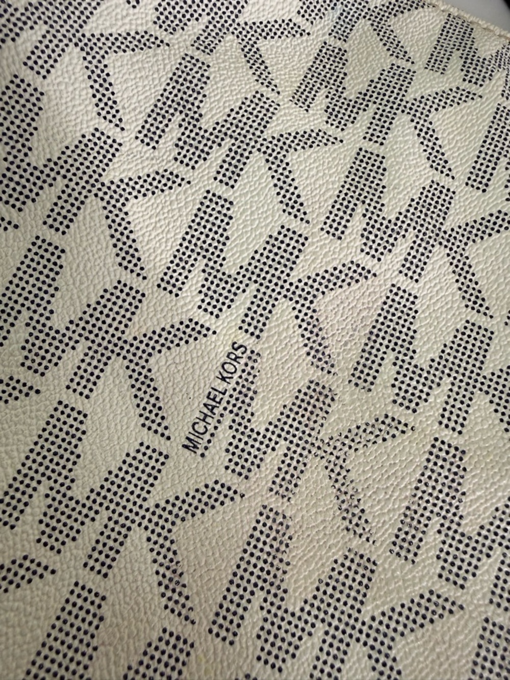 Michael Kors Jet Set Large Logo Tote Bag - Vanilla Signature Print - Chainlink - Picture 7 of 16